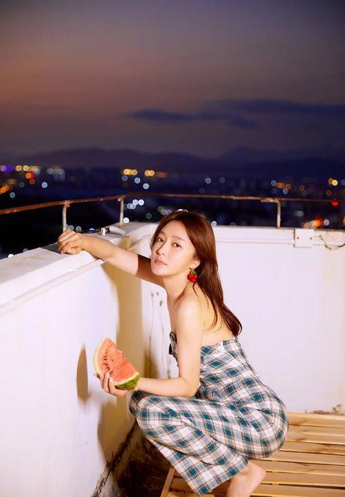 娱乐吃瓜酱92岁超模,娱乐吃瓜酱带你领略时尚传奇